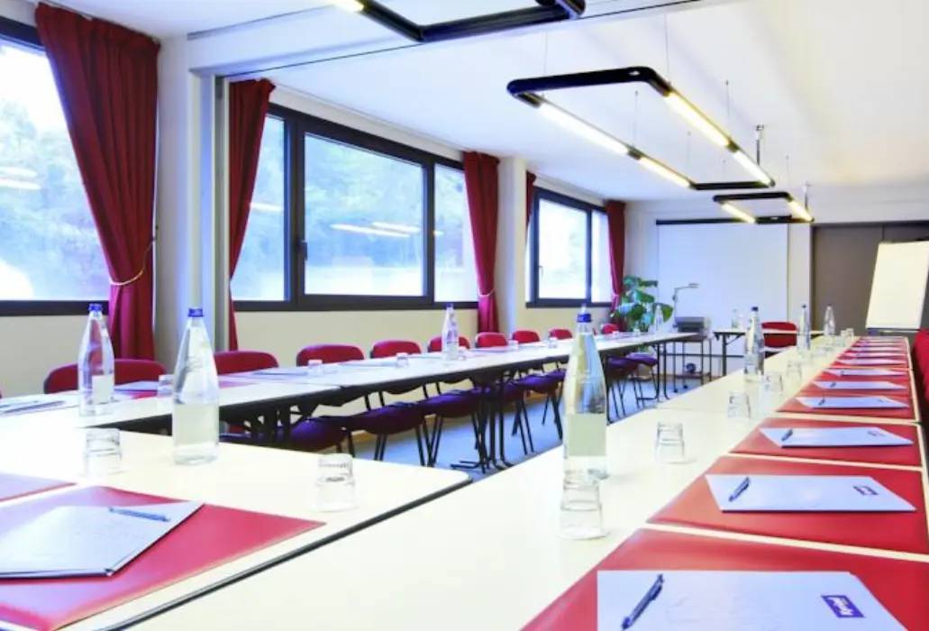 Kyriad Strasbourg Sud Lingolsheim