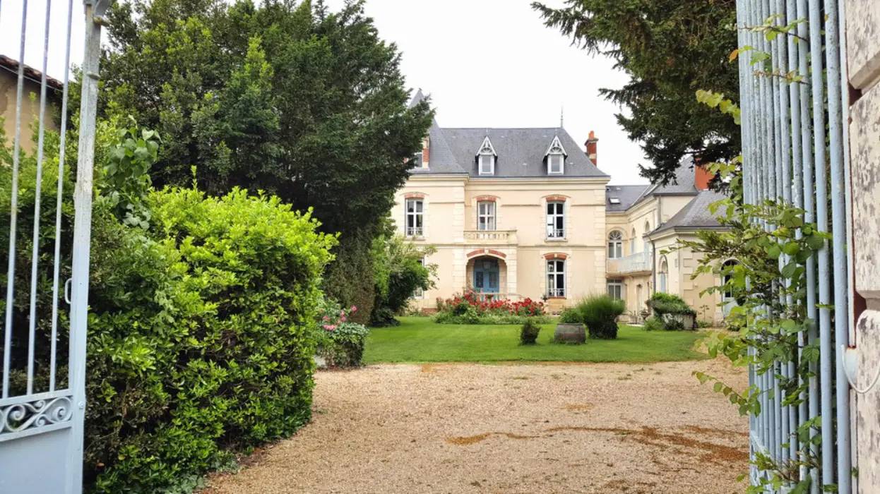 La Roseraie Neuville-de-Poitou