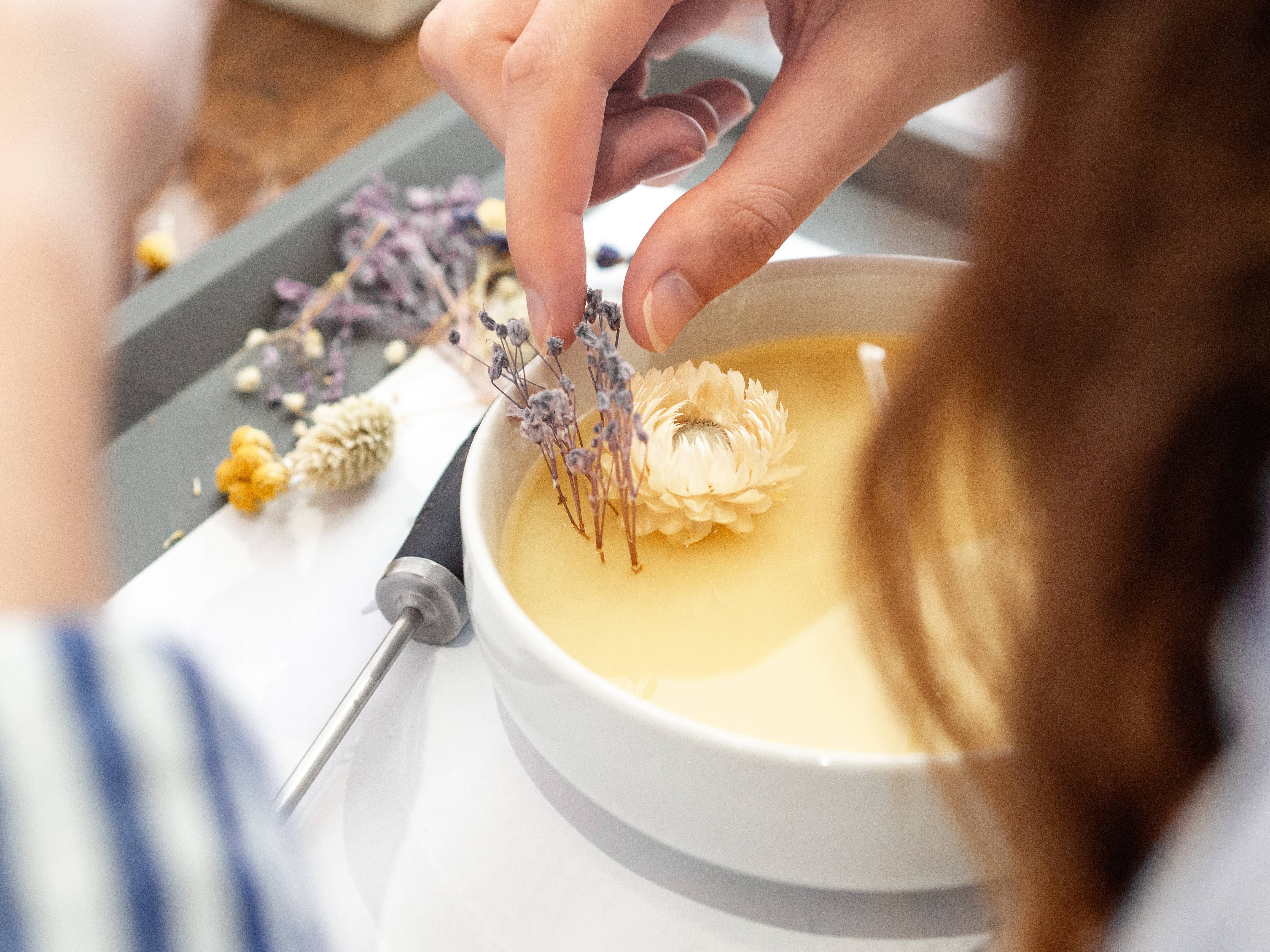 Atelier DIY : fabriquez votre bougie fleurie