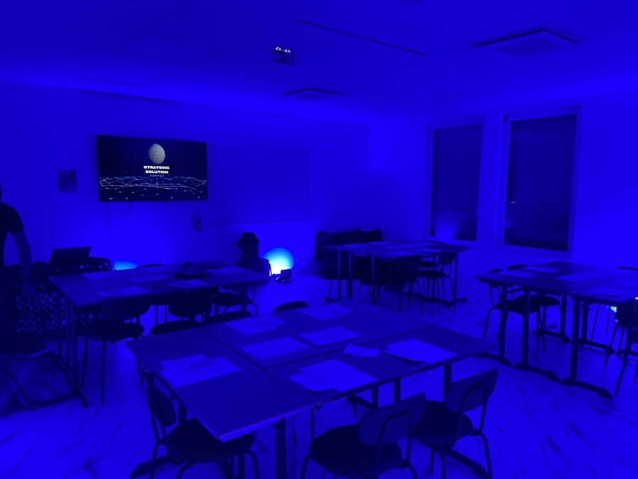 Animation icebreaker "Blue Room - Exfiltration flash"