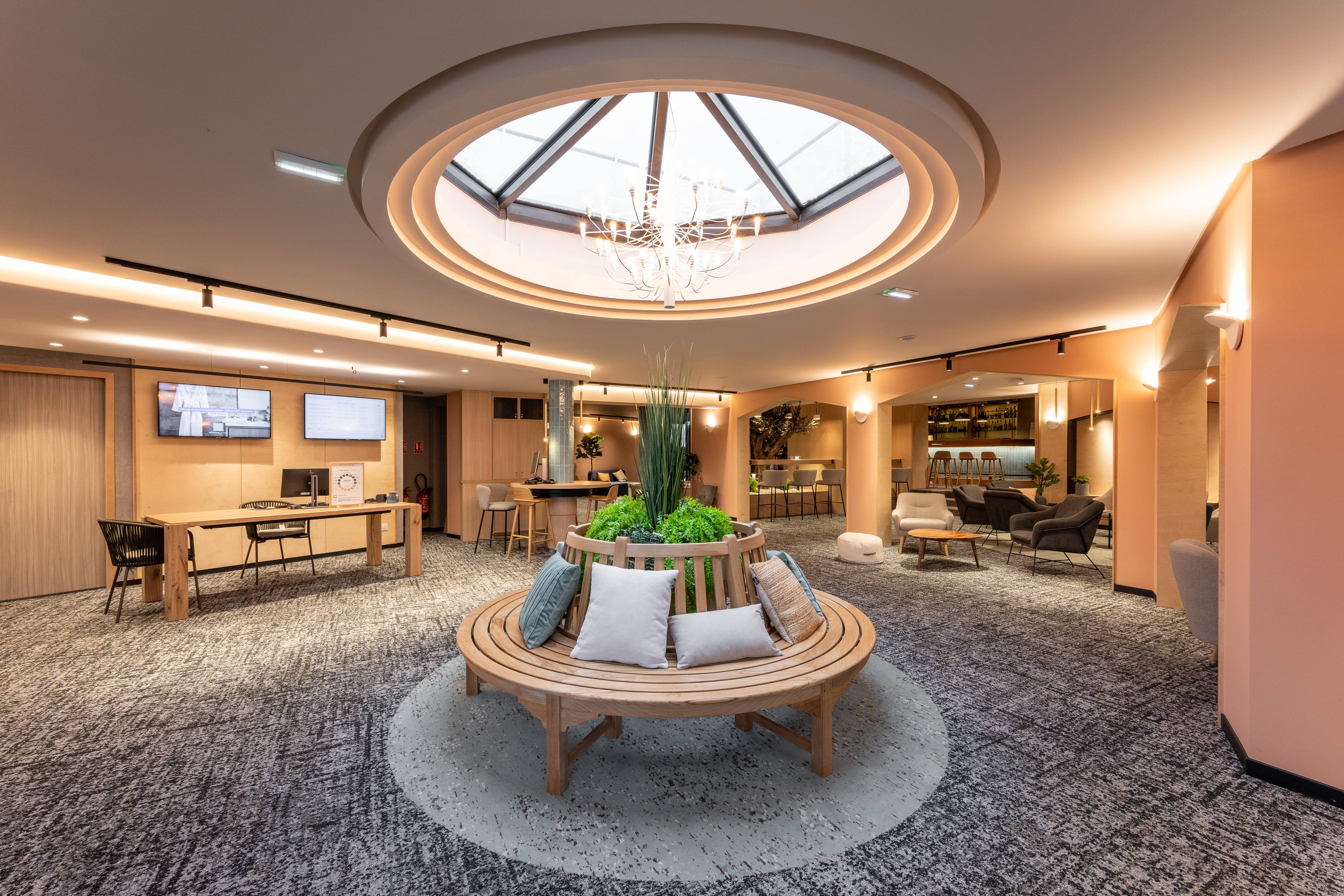 Novotel Mâcon Nord Autoroute du Soleil