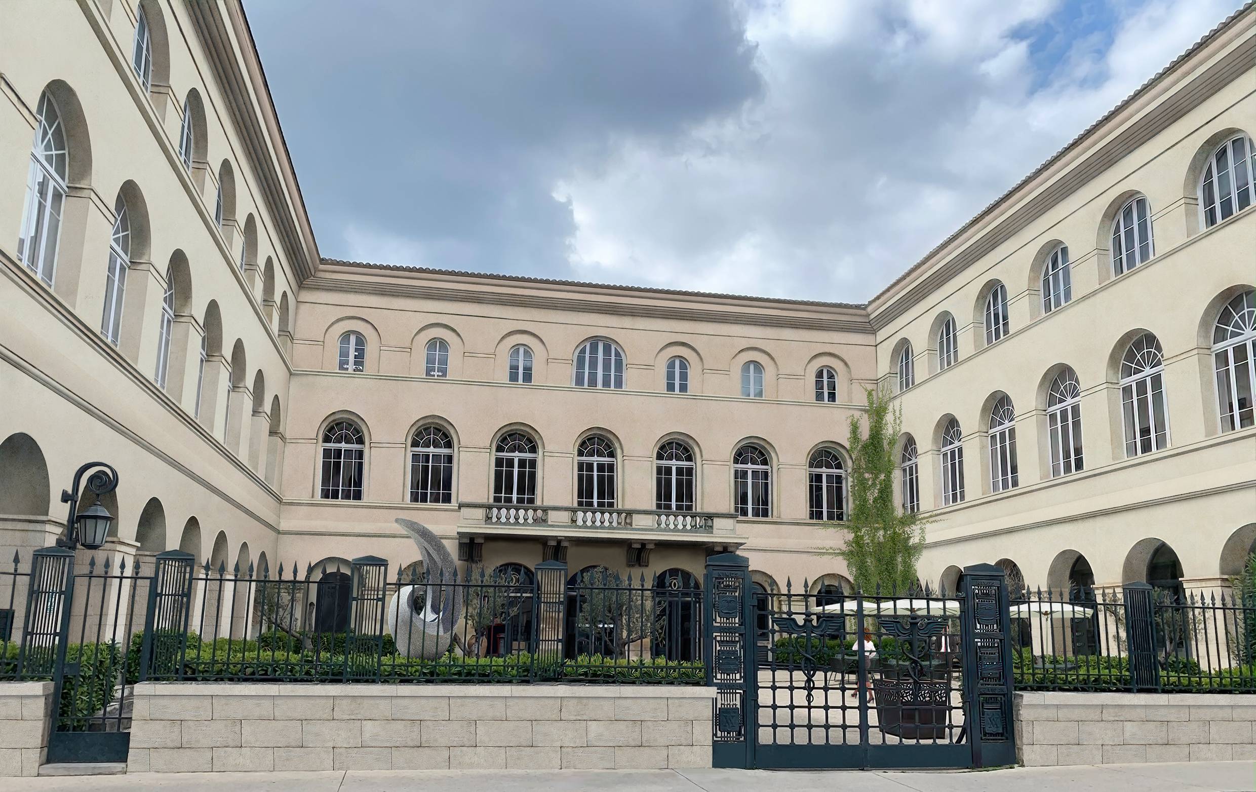 Le Grand Hôtel Dieu
