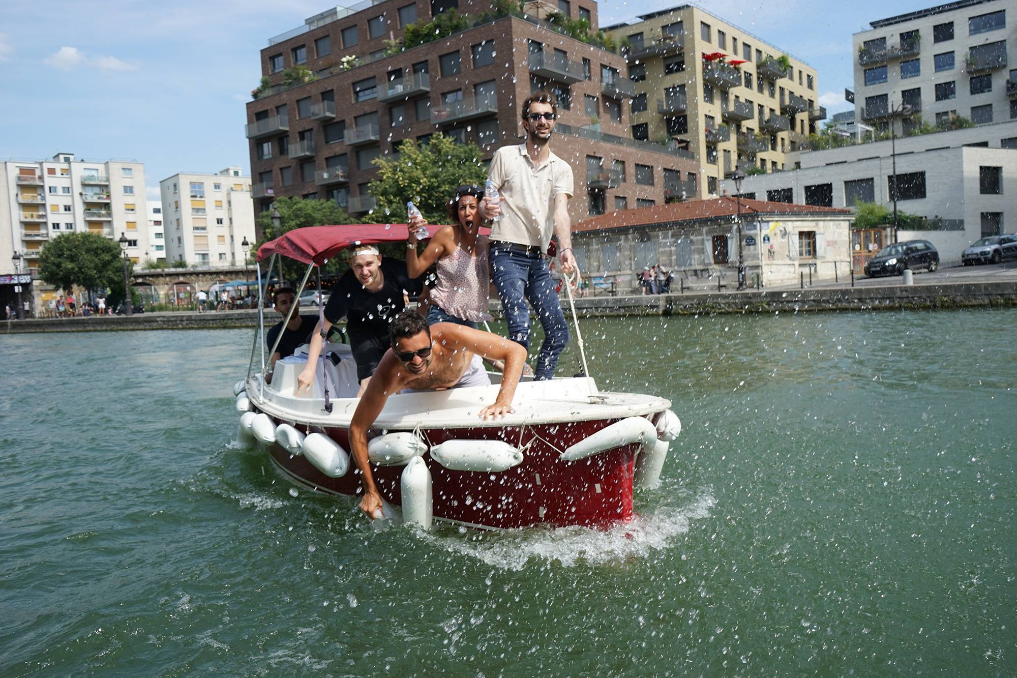 Chasse au trésor en bateau électrique sans permis à Bougival sur la Seine